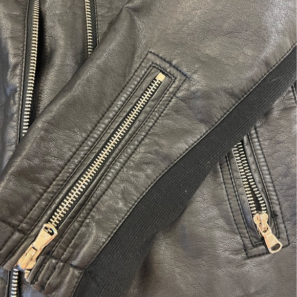 Vintage Voyager Multi-Pocket Leather Jacket - Picture 3 of 5